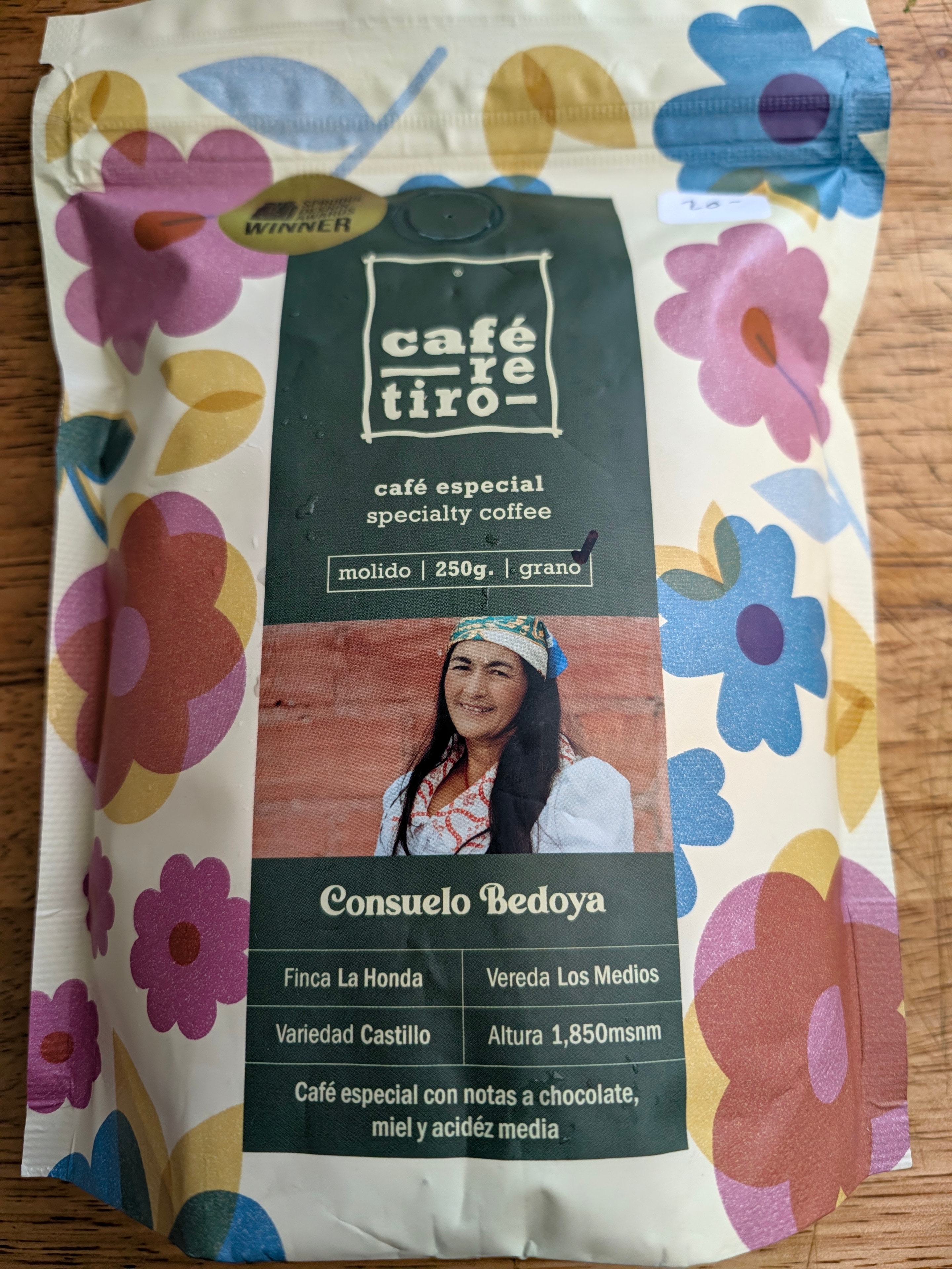 Café Retiro — Consuelo Bedoya — front
